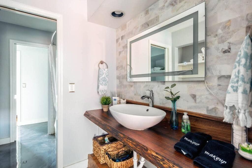 Walk To Broadway Charming Modern Historic Townhome ناشفيل المظهر الخارجي الصورة