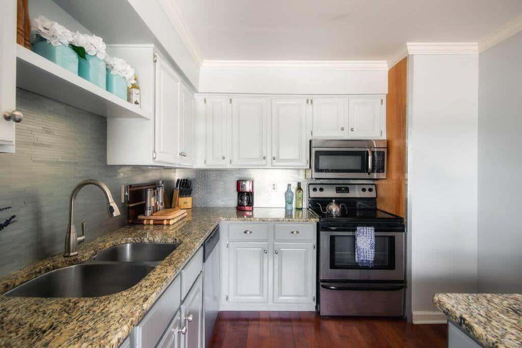 Walk To Broadway Charming Modern Historic Townhome ناشفيل المظهر الخارجي الصورة