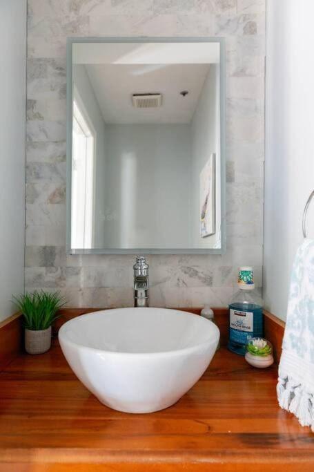 Walk To Broadway Charming Modern Historic Townhome ناشفيل المظهر الخارجي الصورة