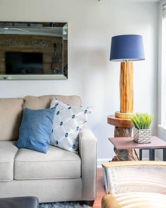Walk To Broadway Charming Modern Historic Townhome ناشفيل المظهر الخارجي الصورة