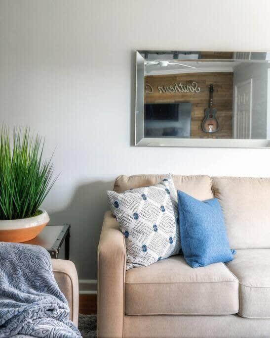 Walk To Broadway Charming Modern Historic Townhome ناشفيل المظهر الخارجي الصورة