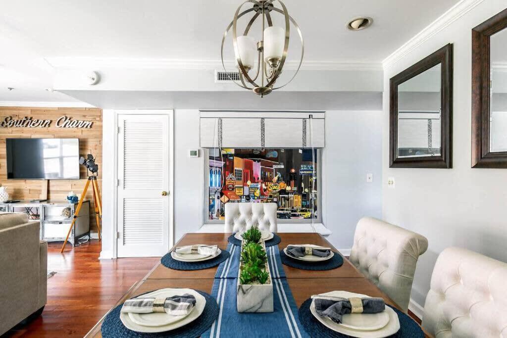 Walk To Broadway Charming Modern Historic Townhome ناشفيل المظهر الخارجي الصورة